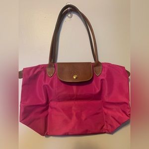Bright pink Longchamp Le Pilage tote